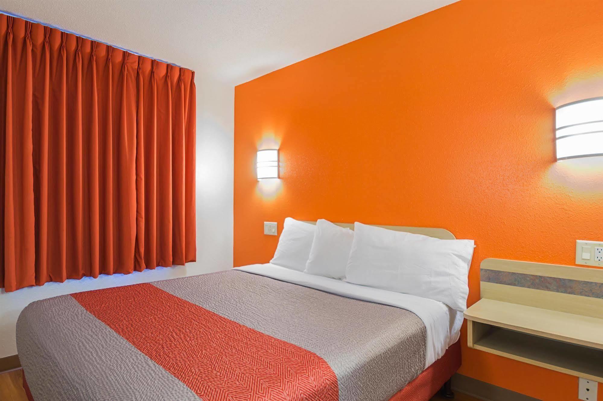 Motel 6-Whitby, On - Toronto East Esterno foto